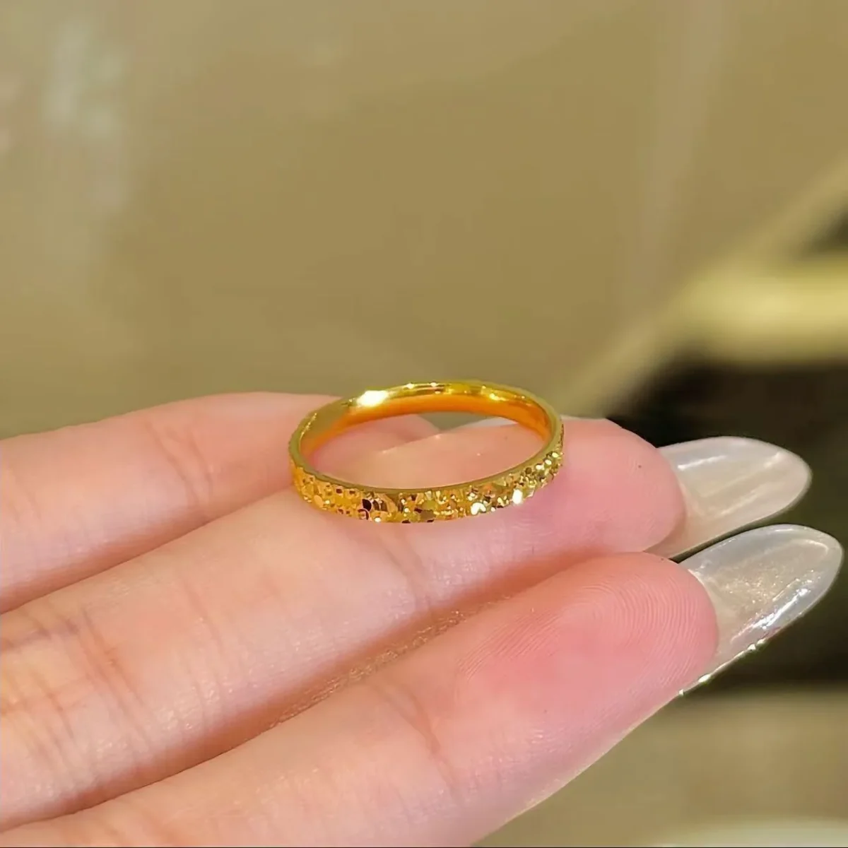 Plain circle crushed ice ice couple ring ins niche design, high fashion versatility, color non-fading ring ring for men and women - Image 2