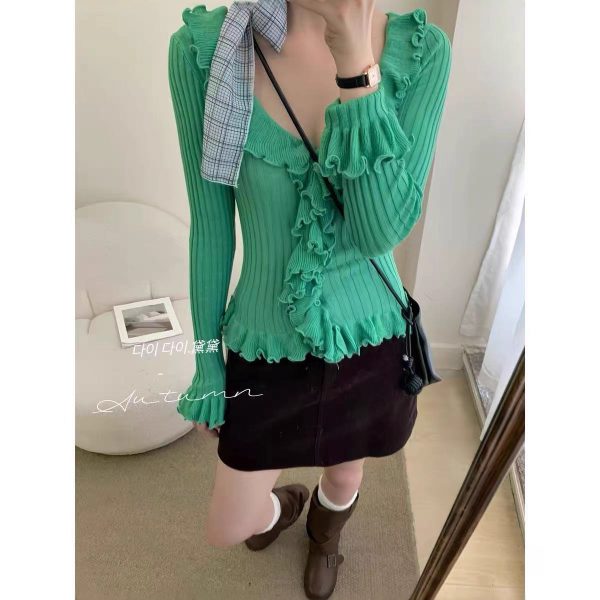 Recommended! Ruffled V-neck wool knit base shirt for women, new autumn/winter slimming ruffle edge top