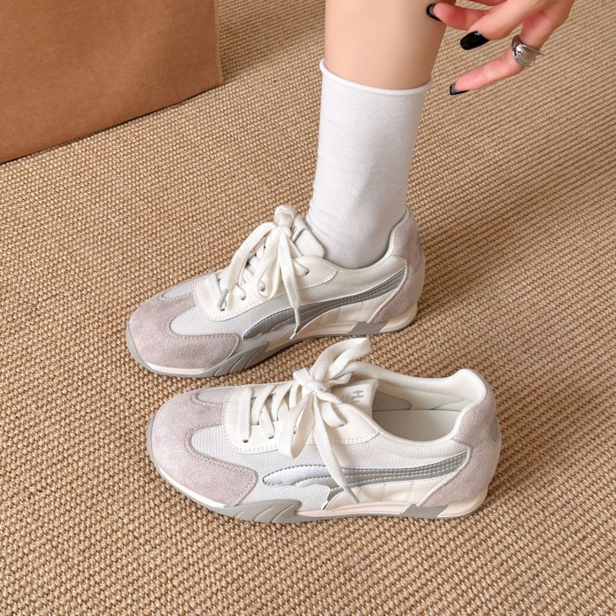 2026 Spring/Autumn New Forrest Shoes Lace-Up Breathable Mesh Casual Women's Outdoor Running Shoes Korean Style Flats - Image 4