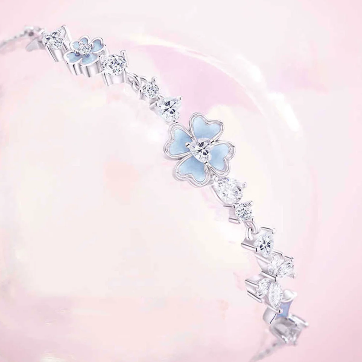 Four-leaf clover bracelet for women, light luxury, niche, exquisite birthday gift, Qixi Festival, 2026 new style - Image 3