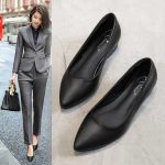 Work shoes for women, autumn and winter singles, soft leather and soft soles, flat black small leather shoes, professional chunky heels, mid-heel women's shoes