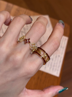 Vintage burgundy sparkling rhinestone four-leaf flower ring for women, light luxury niche design, high-end brightening pony index finger ring