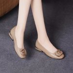 Mom's flat flats, women's soft leather shoes, round toe spring/summer 2026 summer soft-soled women's shoes, new model for bean ladle shoes - Image 3