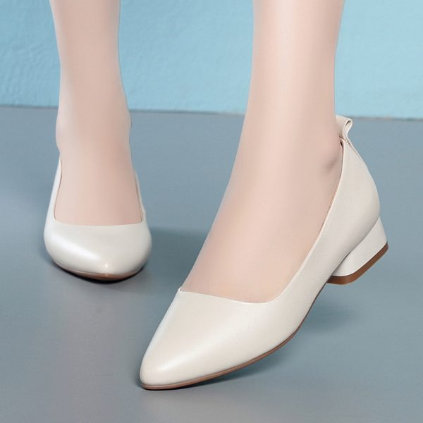 Leather shoes women's spring and autumn new flat leather soft sole pumps work shoes with low heels and casual one-legged shoes