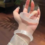 Slight blemishes, high translucent white moonlight, cat's eye, glass, Internet celebrity bracelet, women's light luxury, sweet and versatile jade bracelet, national style hand jewelry