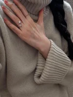 Layered silver flower ring, female cold style, high-end food ring, super fairy niche design, commuting versatile ring - Image 5