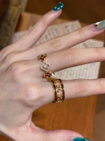 Vintage burgundy sparkling rhinestone four-leaf flower ring for women, light luxury niche design, high-end brightening pony index finger ring - Image 3