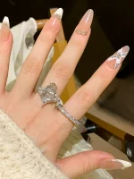Fall at a glance! Super flash full diamond ring, women's light luxury, high-end tail ring, plain ring ring, women's niche design ring - Image 3