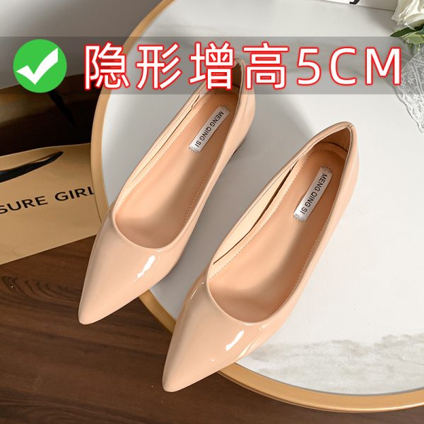 Large size nude single shoes women's patent leather 2025 spring and autumn new shallow pointed toe flat shoes increase the height of the small person by 5cm