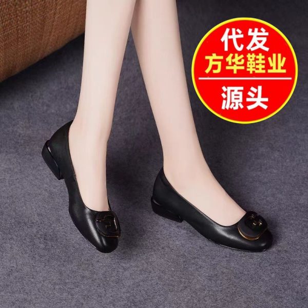 Mom's flat flats, women's soft leather shoes, round toe spring/summer 2026 summer soft-soled women's shoes, new model for bean ladle shoes