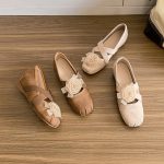 Spot ~ 5CM French fairy-style flower ballet shoes female cross-strap pig nose single shoe girl - Image 3