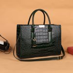 2026 cross-border wholesale crocodile pattern crossbody handbag European and American retro travel new fashion shoulder bag bag women's bag - Image 3